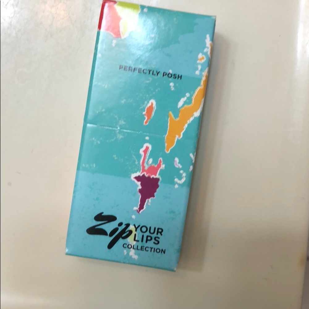 Perfectly posh zip your lips lip balm collection
